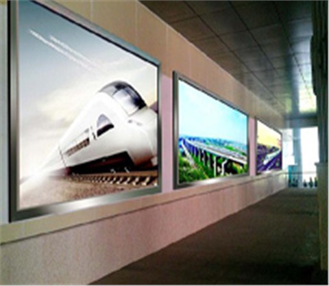 地下通道室內(nèi)P1.9全彩屏