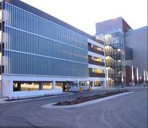 廣場(chǎng)玻璃幕墻